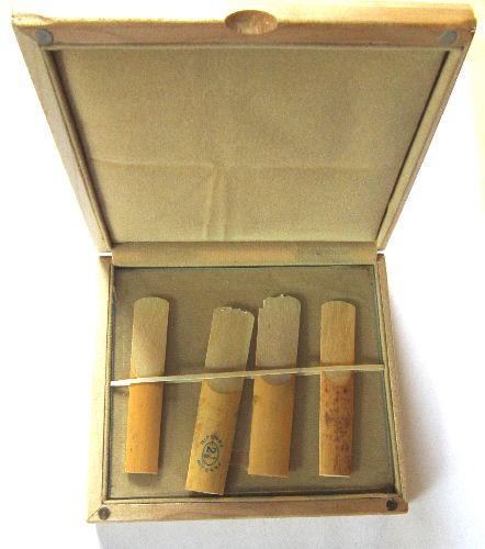 Sax reed box