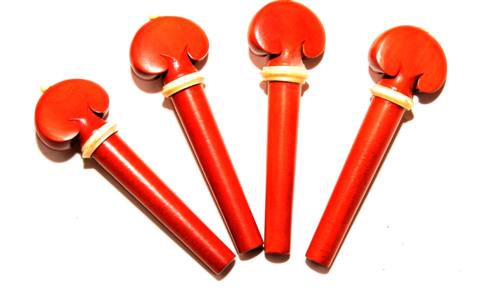 Viola Pegs-Heart-Boxwood Castello-White Trimmed